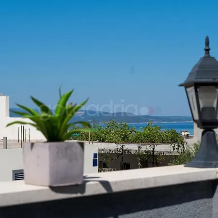 Vesna With Balcony & Free Parking * Makarska