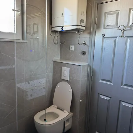 Vesna With Balcony & Free Parking Apartment *