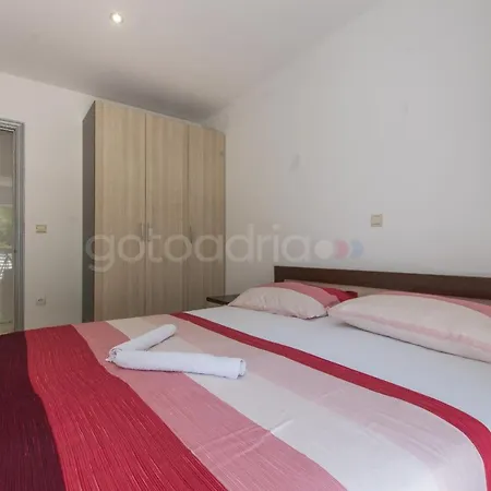 Daire Vesna With Balcony & Free Parking *