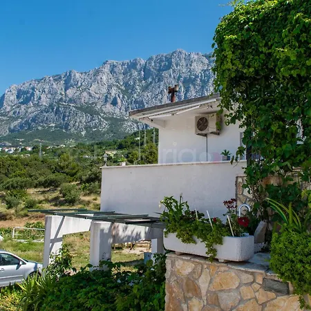 Vesna With Balcony & Free Parking Lägenhet Makarska