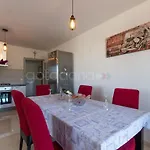 Vesna With Balcony & Free Parking *