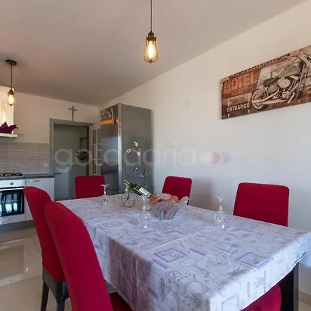 Vesna With Balcony & Free Parking *